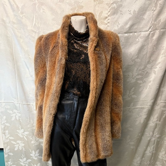 Women’s Vintage  Faux Fur Coat Made in the USA - Picture 11 of 11